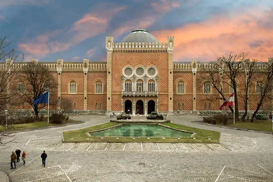 Frontansicht des Heeresgeschichtlichen Museums