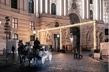 Weihnachtsbeleuchtung am Michaelerplatz