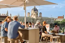 Bar na dachu w MuseumsQuartier